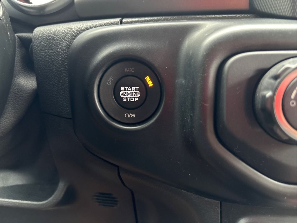 2021 Jeep Gladiator Sport photo 26