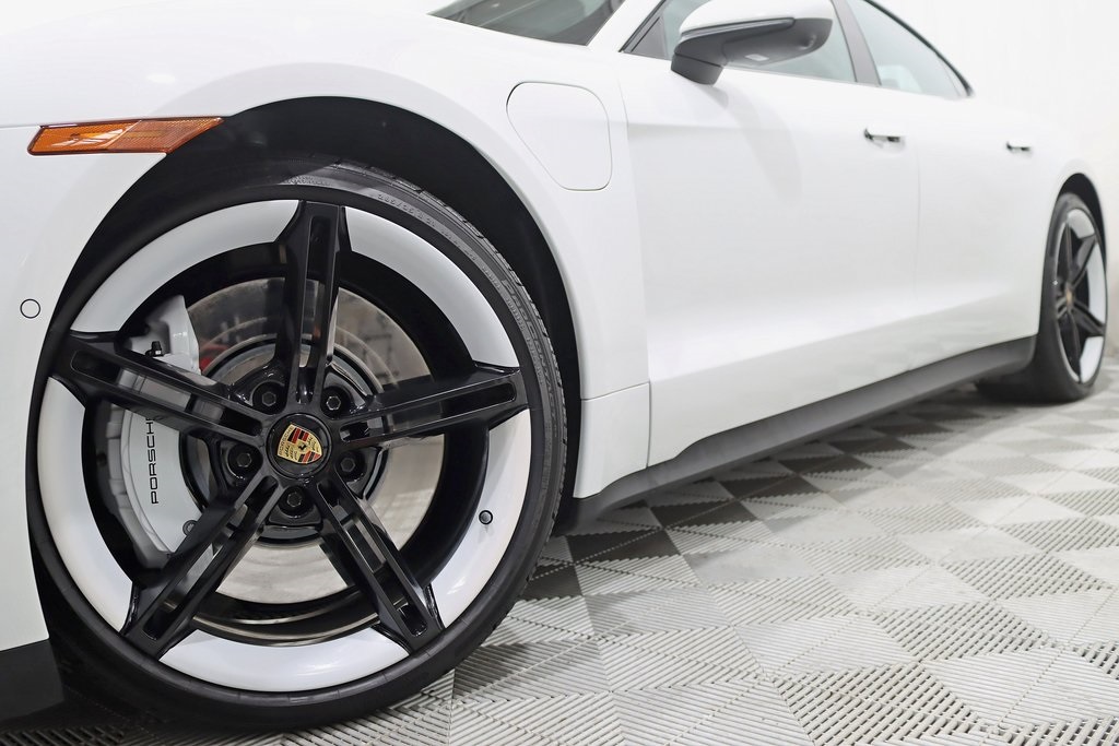 2024 Porsche Taycan 4S photo 4