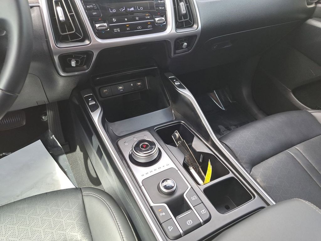2023 Kia Sorento Hybrid EX photo 19
