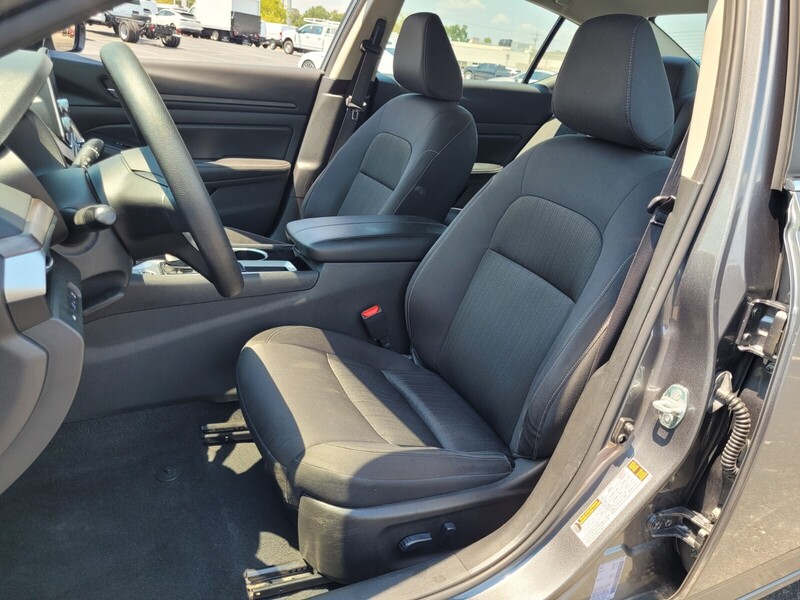 2024 Nissan Altima 2.5 SV photo 8