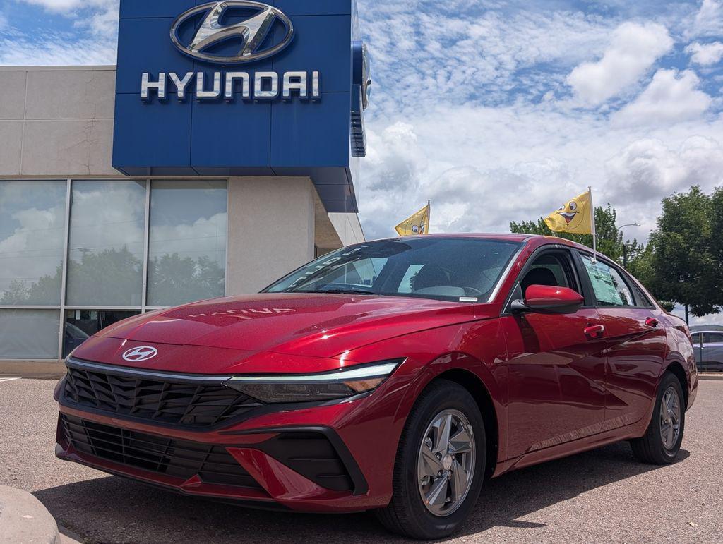 2025 Hyundai Elantra SE's photo