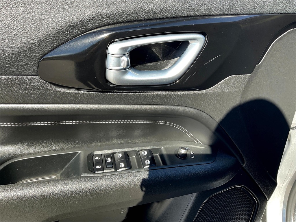 2023 Jeep Compass Altitude photo 34