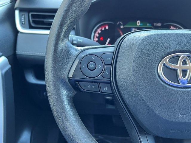 2023 Toyota RAV4 XLE photo 25