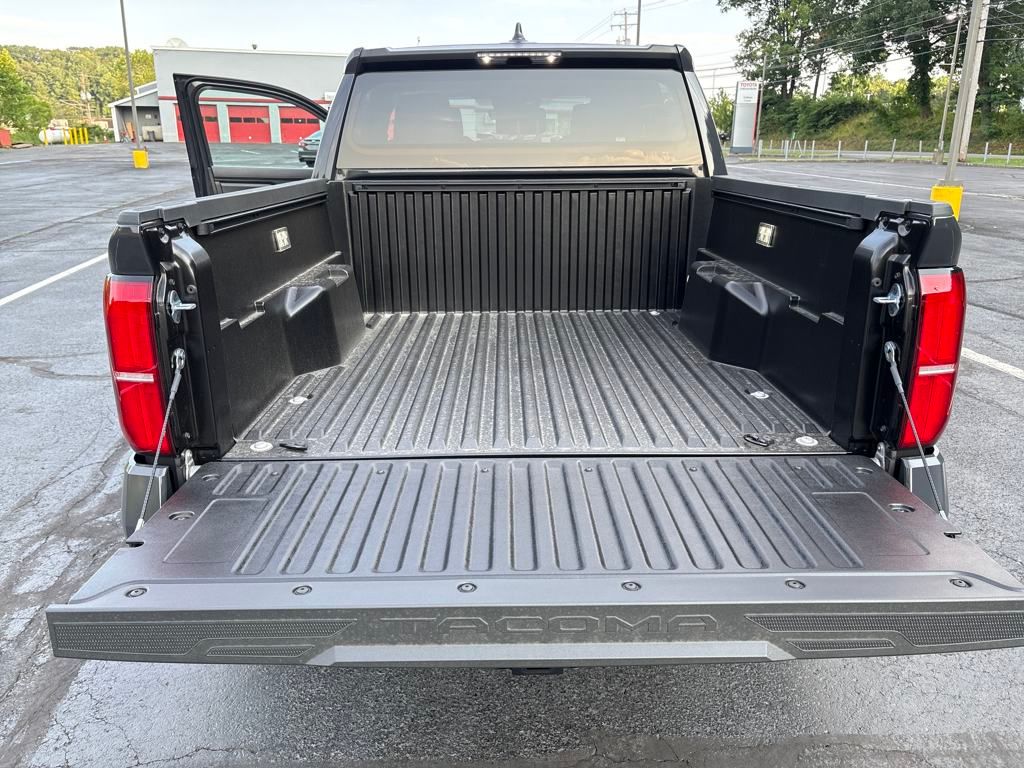 2025 Toyota Tacoma SR5 4x4 Double Cab photo 22