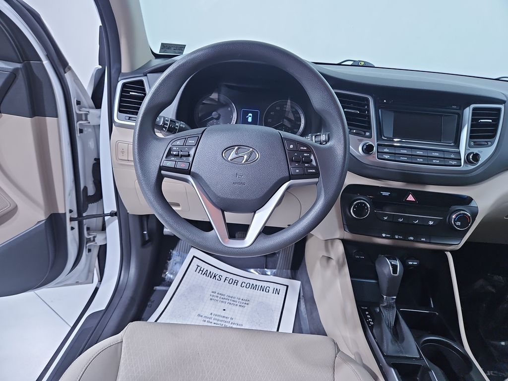2017 Hyundai Tucson SE photo 11