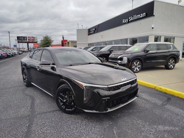 2025 Kia K4 GT-Line Turbo's photo