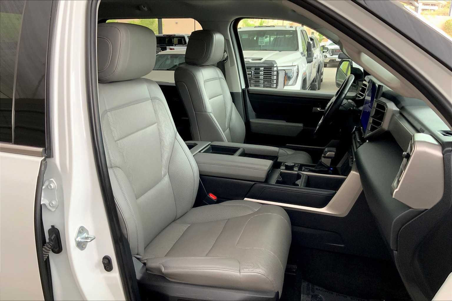 2023 Toyota Tundra Limited CrewMax photo 7