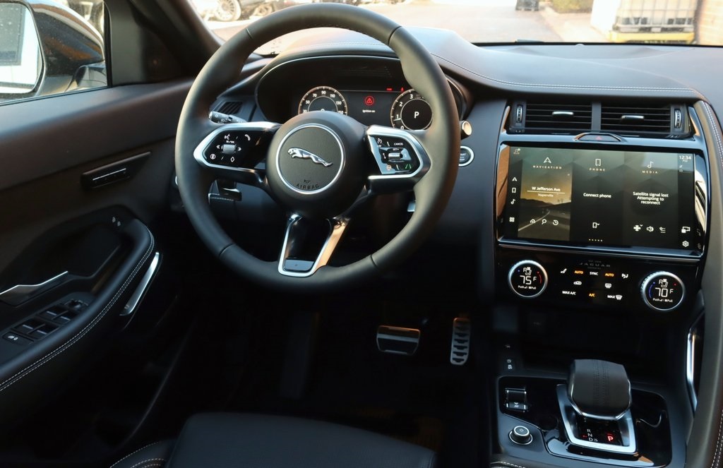 2024 JAGUAR PACE P250 - Image 14