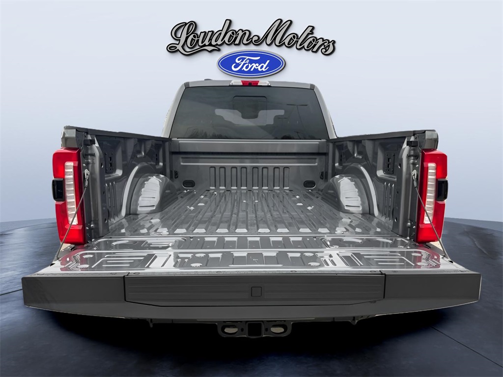 2025 Ford F-350 Lariat photo 5