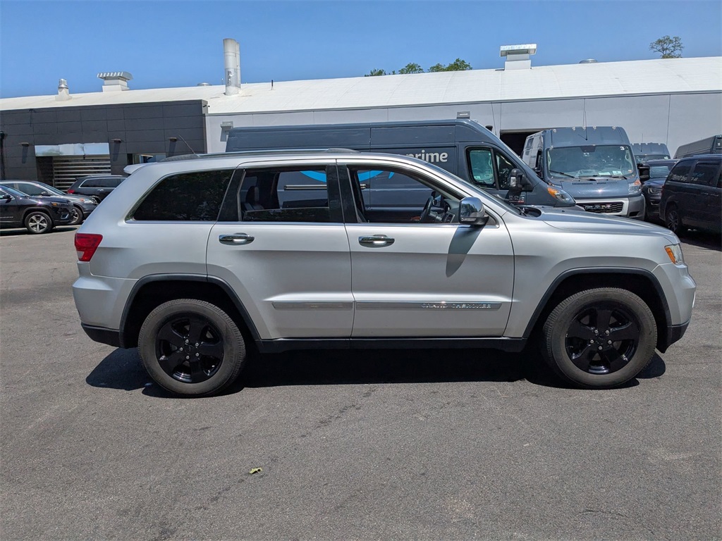 2013 Jeep Grand Cherokee Limited photo 2