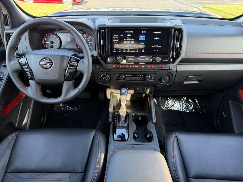 2025 Nissan Frontier PRO-4X photo 2
