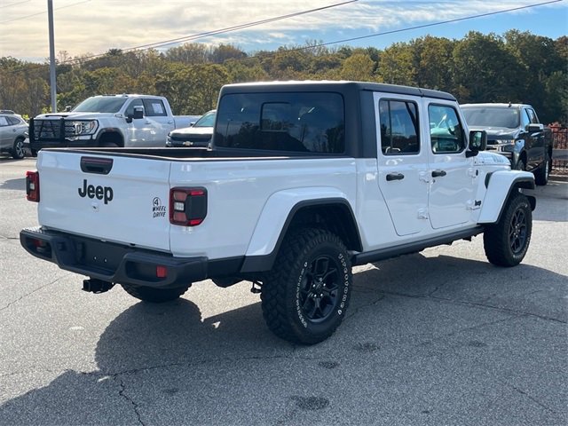 2024 Jeep Gladiator Willys photo 3