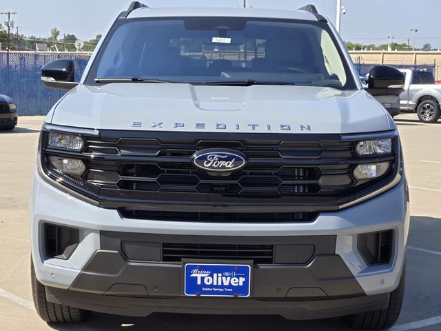 2025 Ford Expedition photo 2