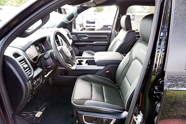 New 2026 Diamond Black Crystal Pearl-Coat Exterior Paint RAM Laramie image 19