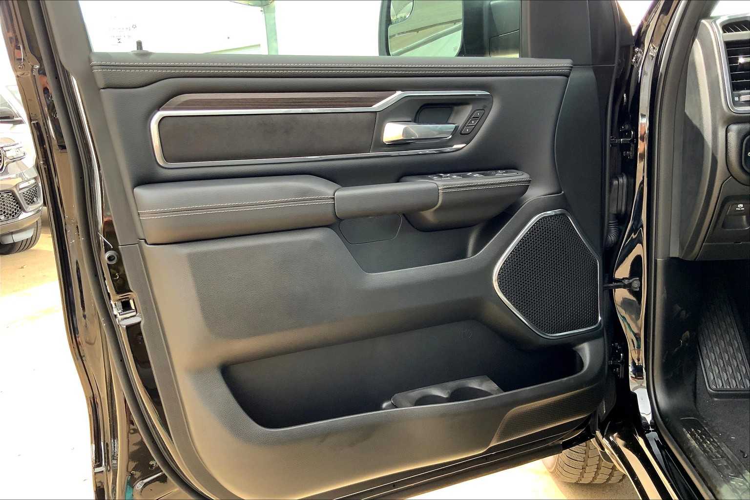 2026 Ram 1500 Laramie photo 10