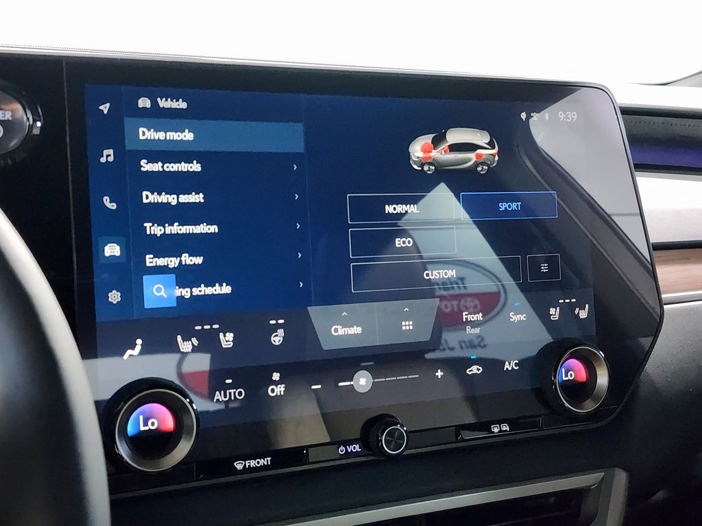 2025 Lexus RX 450h+ Luxury AWD photo 18