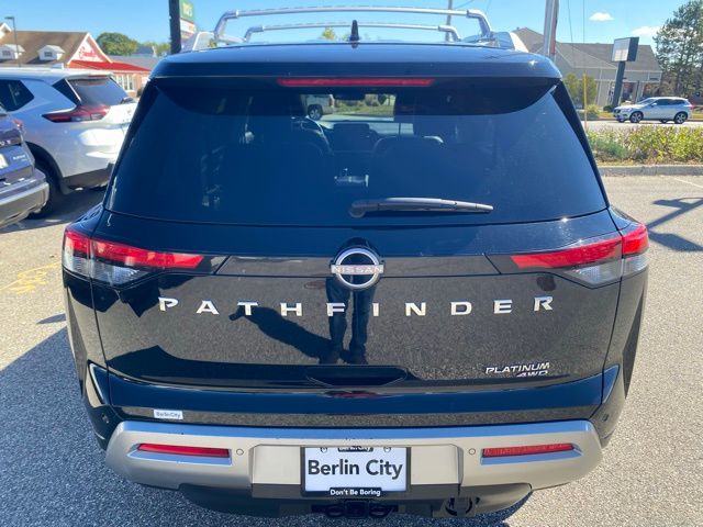 2022 Nissan Pathfinder Platinum photo 4