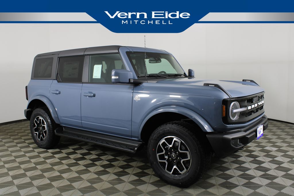 2025 Ford Bronco 4-Door Outer Banks's photo