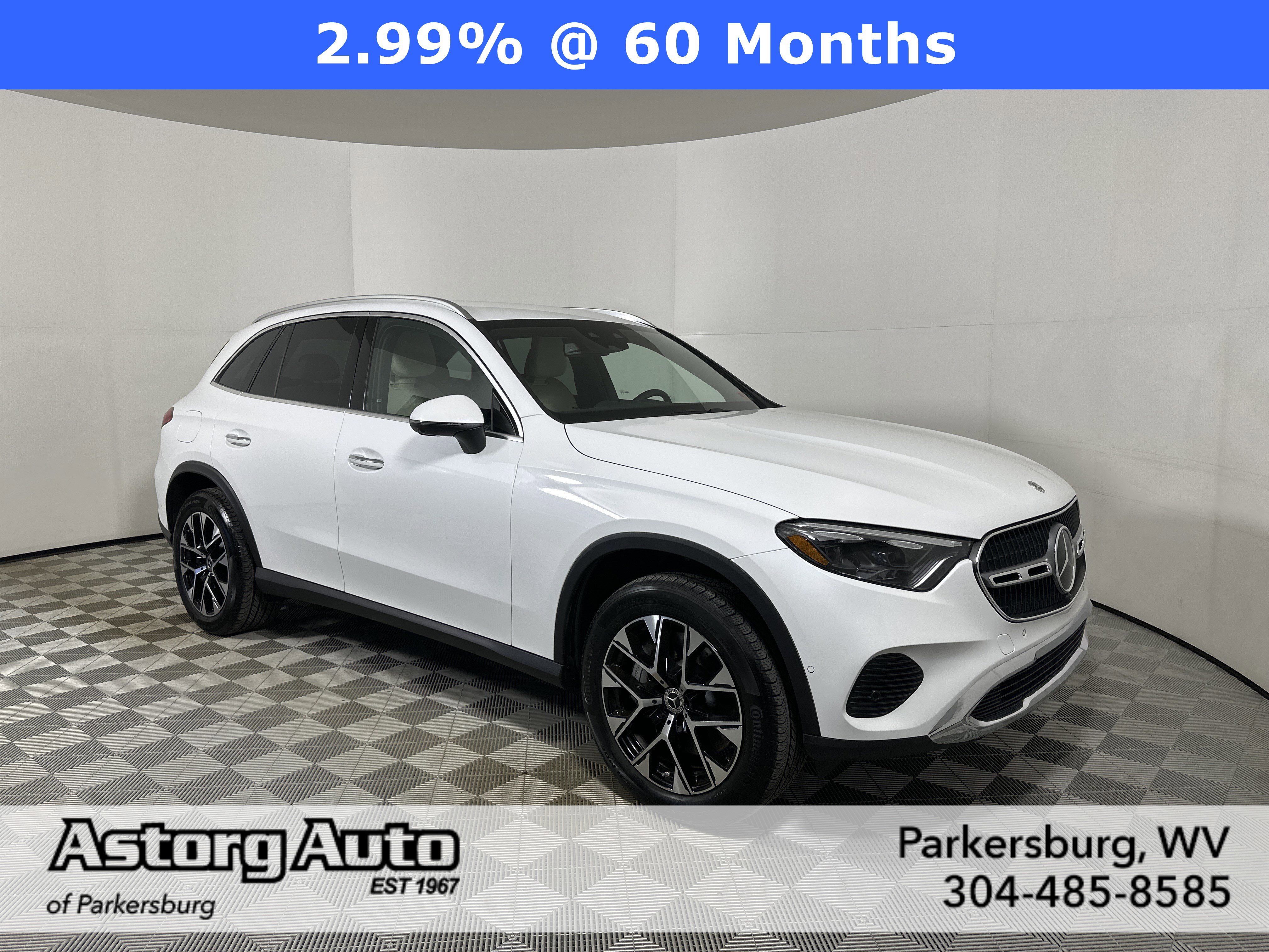 2025 Mercedes-Benz GLC Base's photo