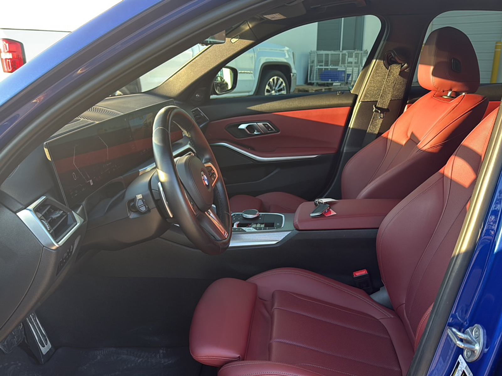 2023 Bmw 330i Sedan photo 2