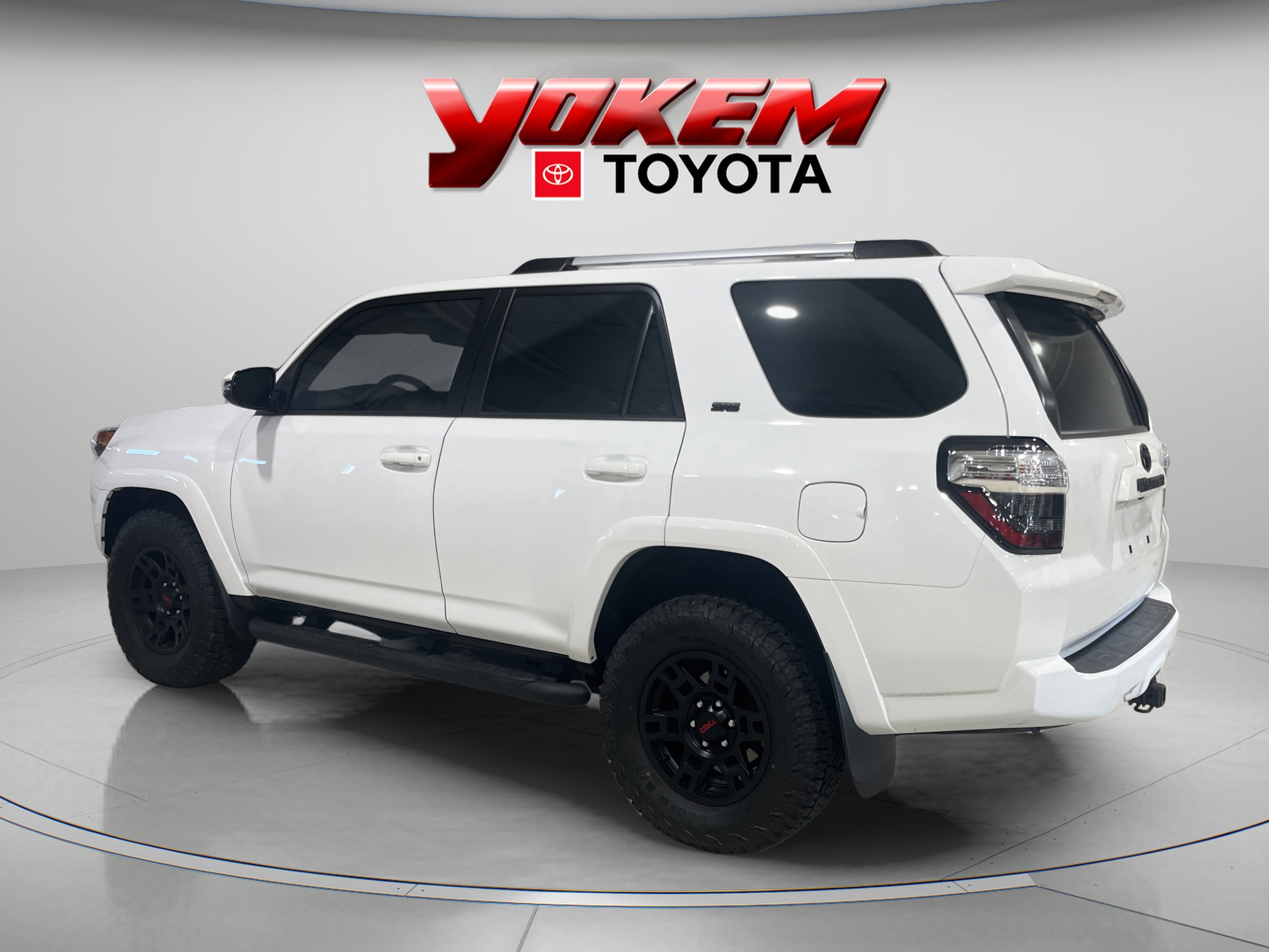 2022 Toyota 4Runner SR5 Premium photo 3