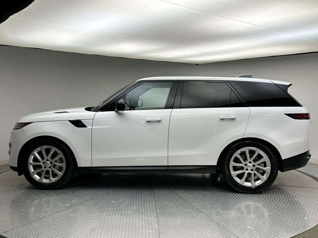 2024 Land Rover Range Rover Sport SE photo 2