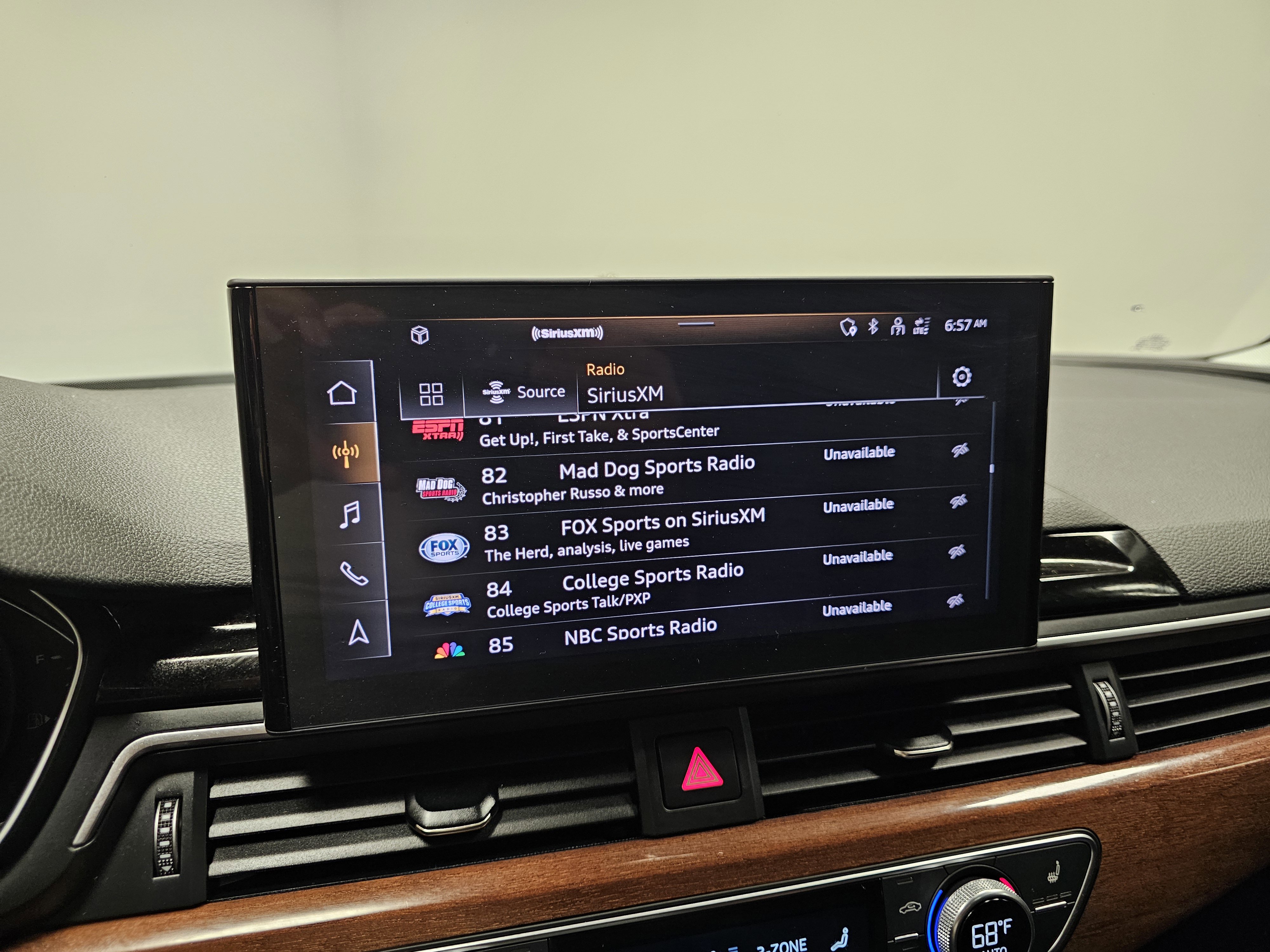 2020 Audi A4 40 Premium photo 11