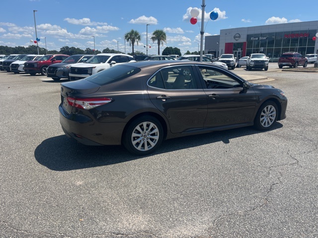 2018 Toyota Camry LE photo 5