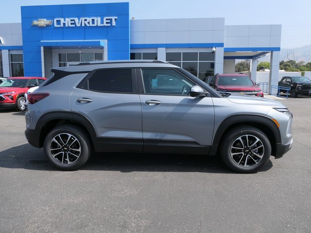 2026 Chevrolet Trailblazer LT photo 2