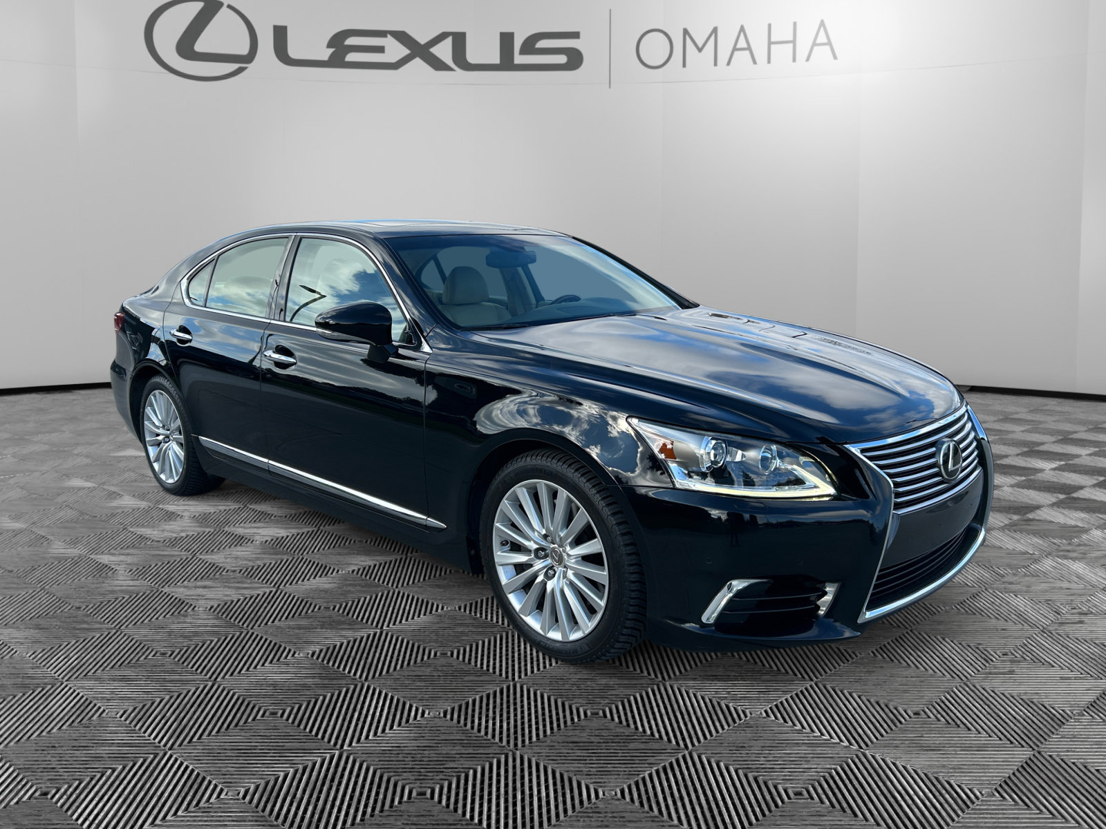 2014 Lexus LS Base's photo