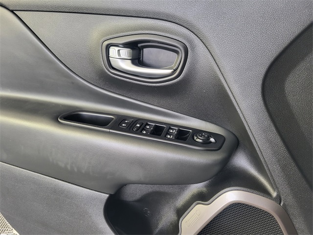 2022 Jeep Renegade Limited photo 7