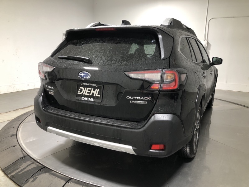 2025 Subaru Outback Touring photo 7