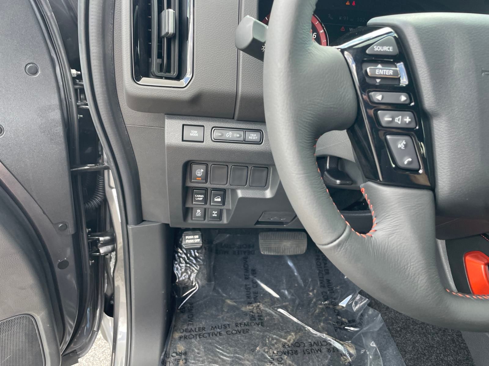 2025 Nissan Frontier PRO-4X photo 12