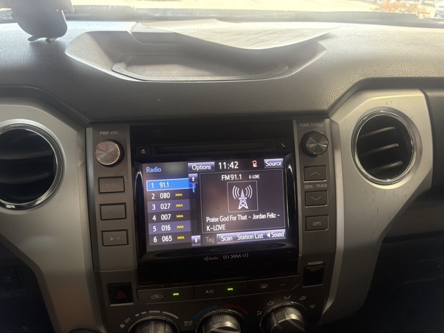 2015 Toyota Tundra SR5 CrewMax photo 4