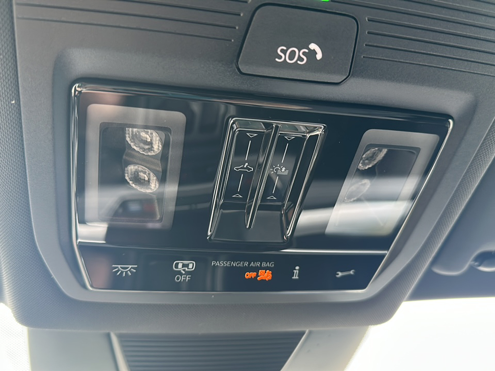 2025 Volkswagen Tiguan SE R-Line Black photo 15