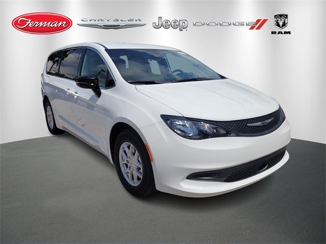 2026 Chrysler Voyager LX's photo