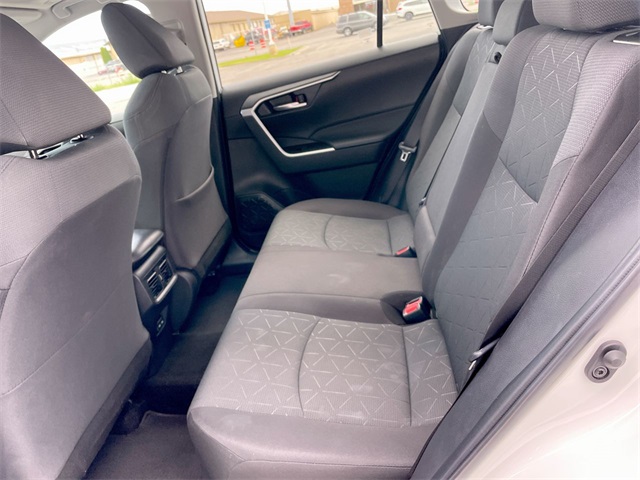 2024 Toyota RAV4 XLE photo 13