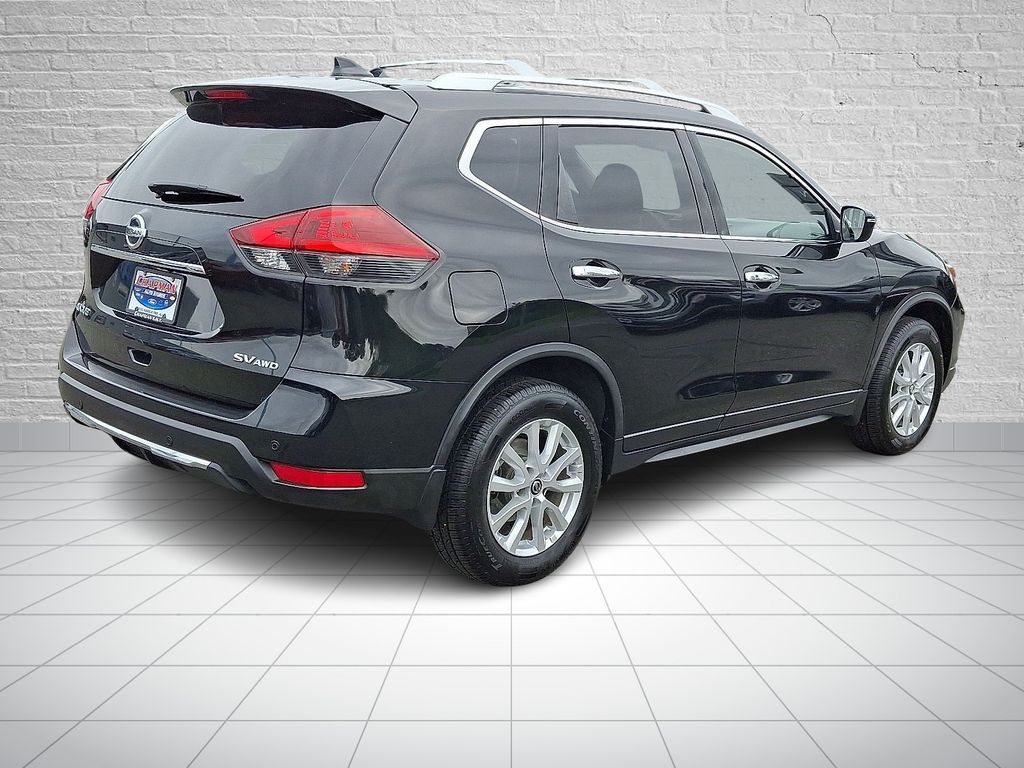 2020 Nissan Rogue SV photo 4
