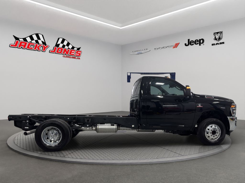 2025 Ram 3500 Tradesman photo 5