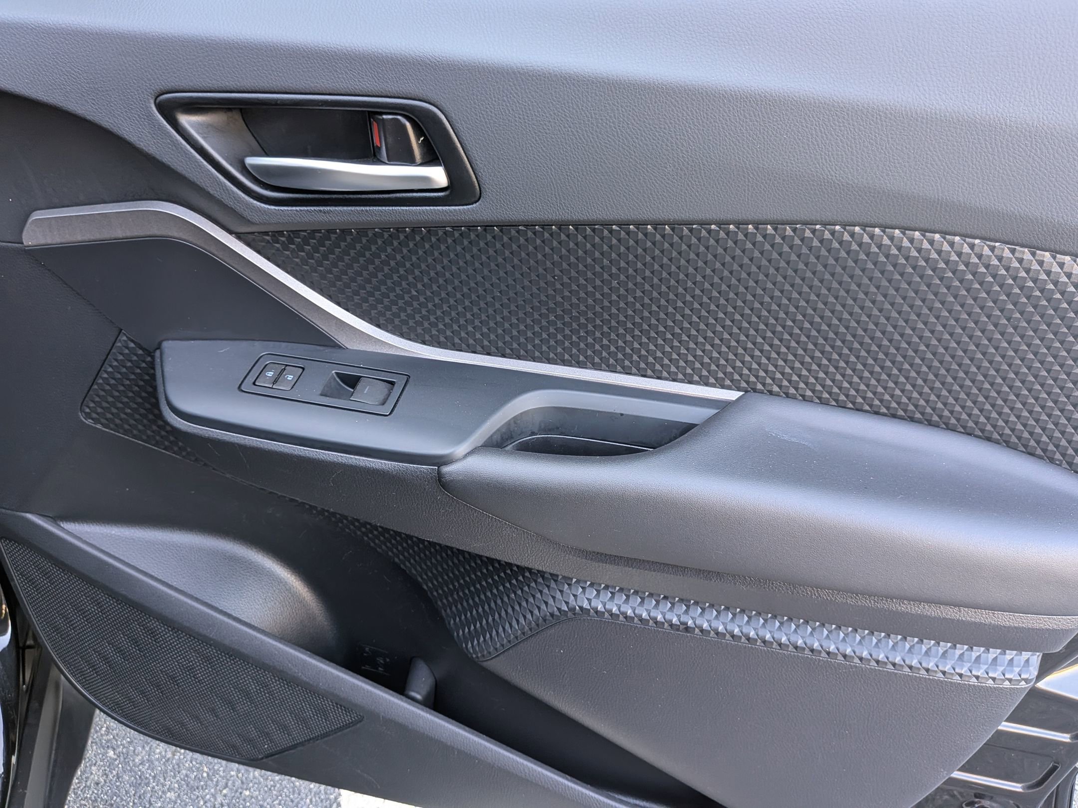 2021 Toyota C-HR LE photo 27