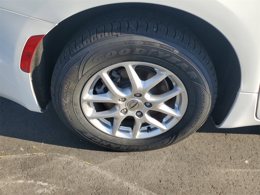 2024 Chrysler Pacifica Touring photo 7