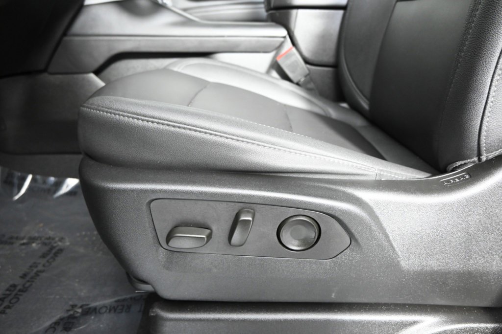 2023 Chevrolet Suburban LT photo 22