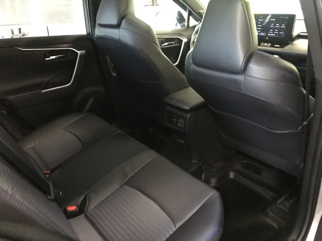 2023 Toyota RAV4 Hybrid XSE photo 13