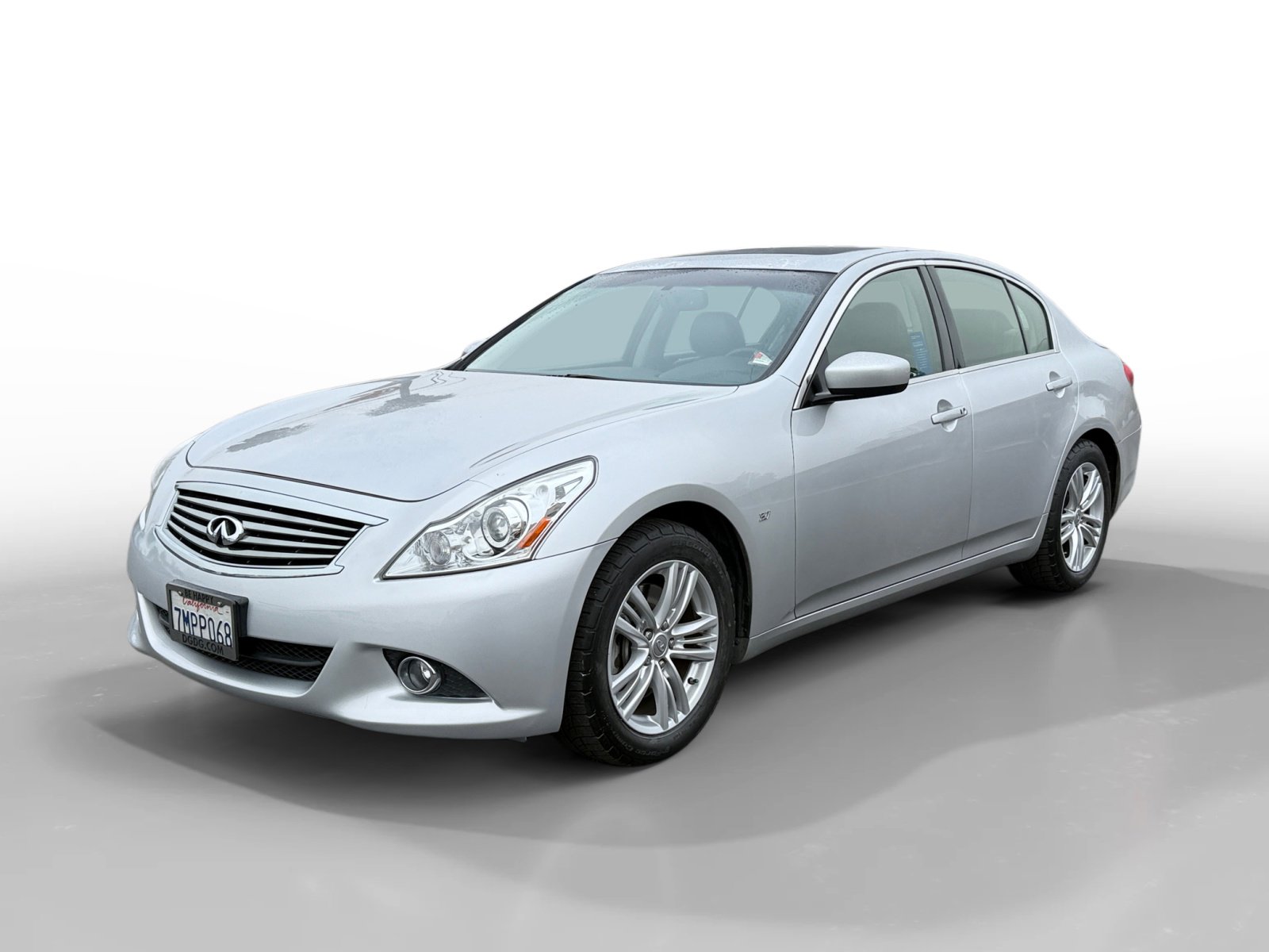 2015 INFINITI Q40 Base