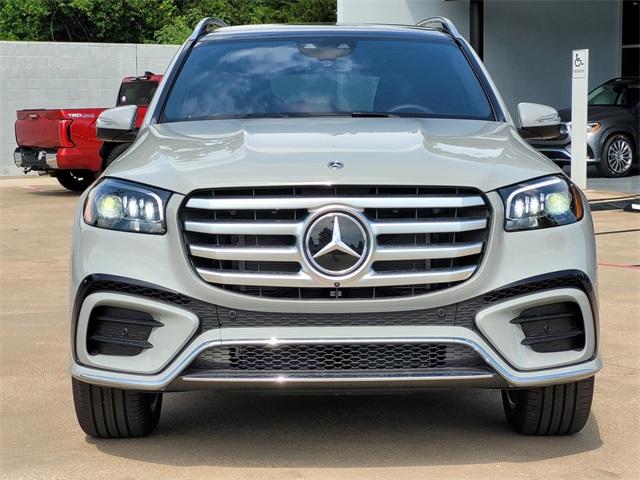 2025 Mercedes Benz GLS 450 4MATIC photo 2