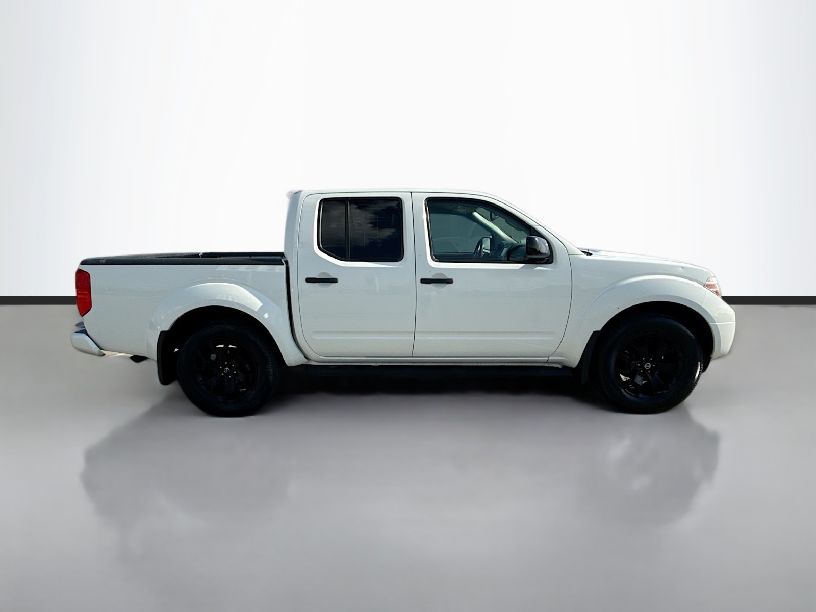 2019 Nissan Frontier SV photo 2