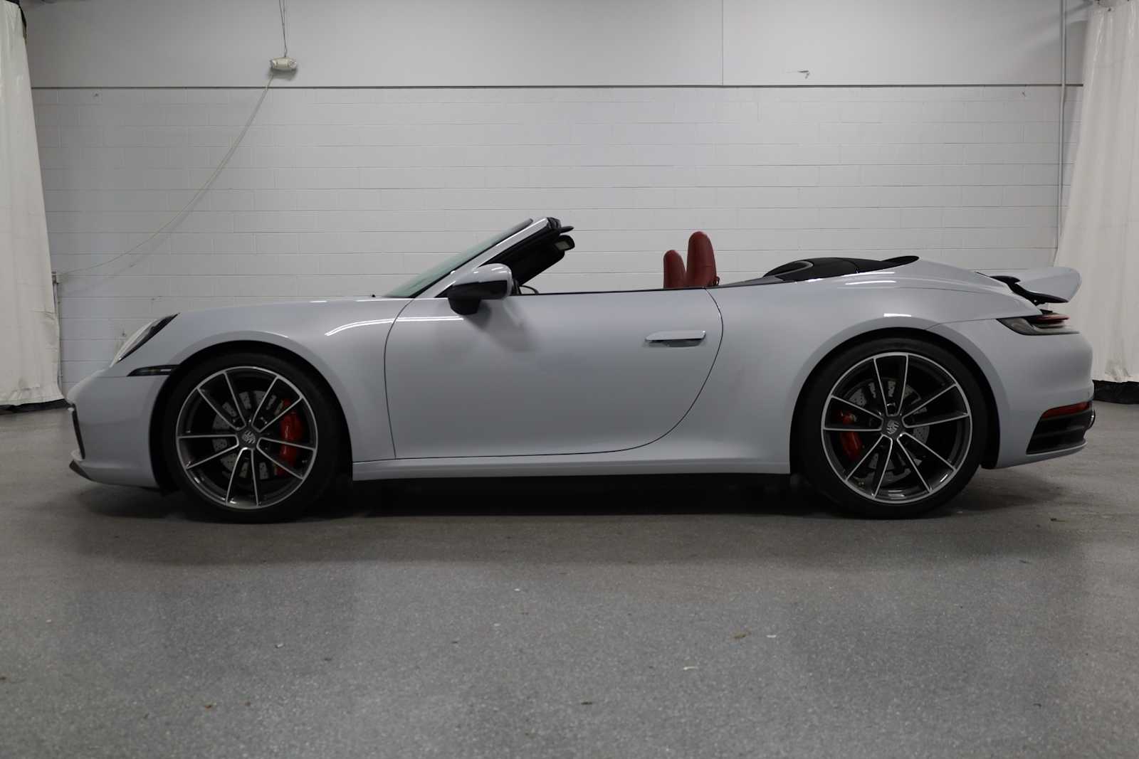 2023 Porsche 911 4S photo 2