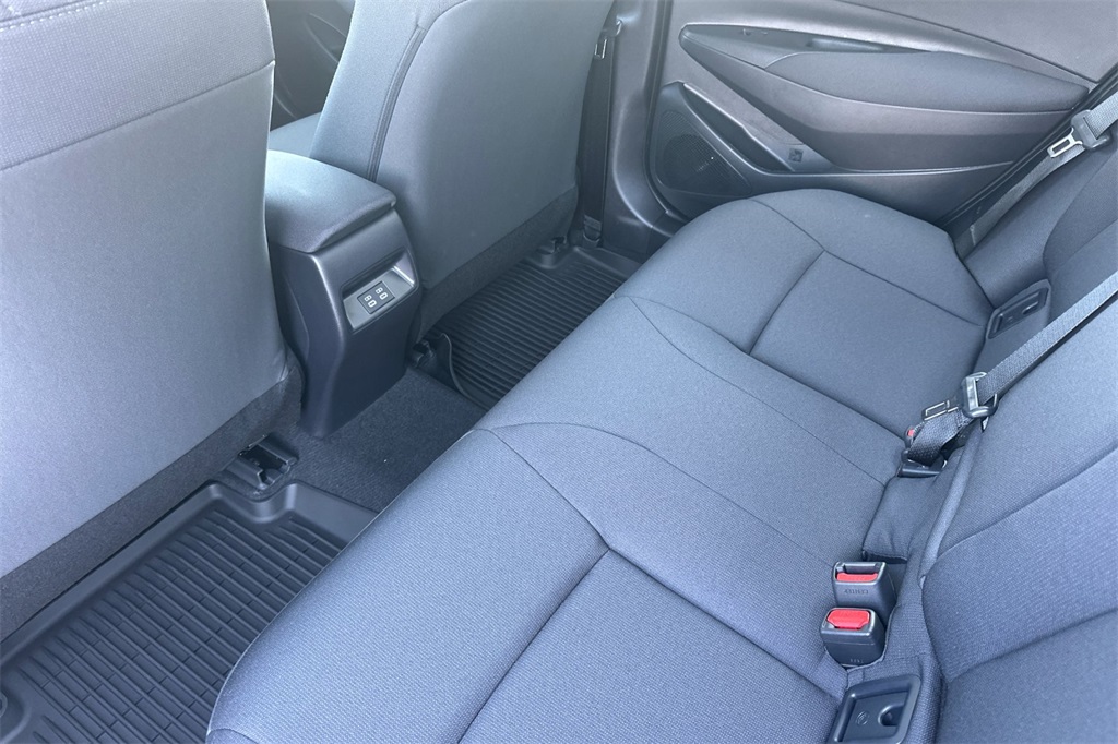 2025 Toyota Corolla LE photo 10