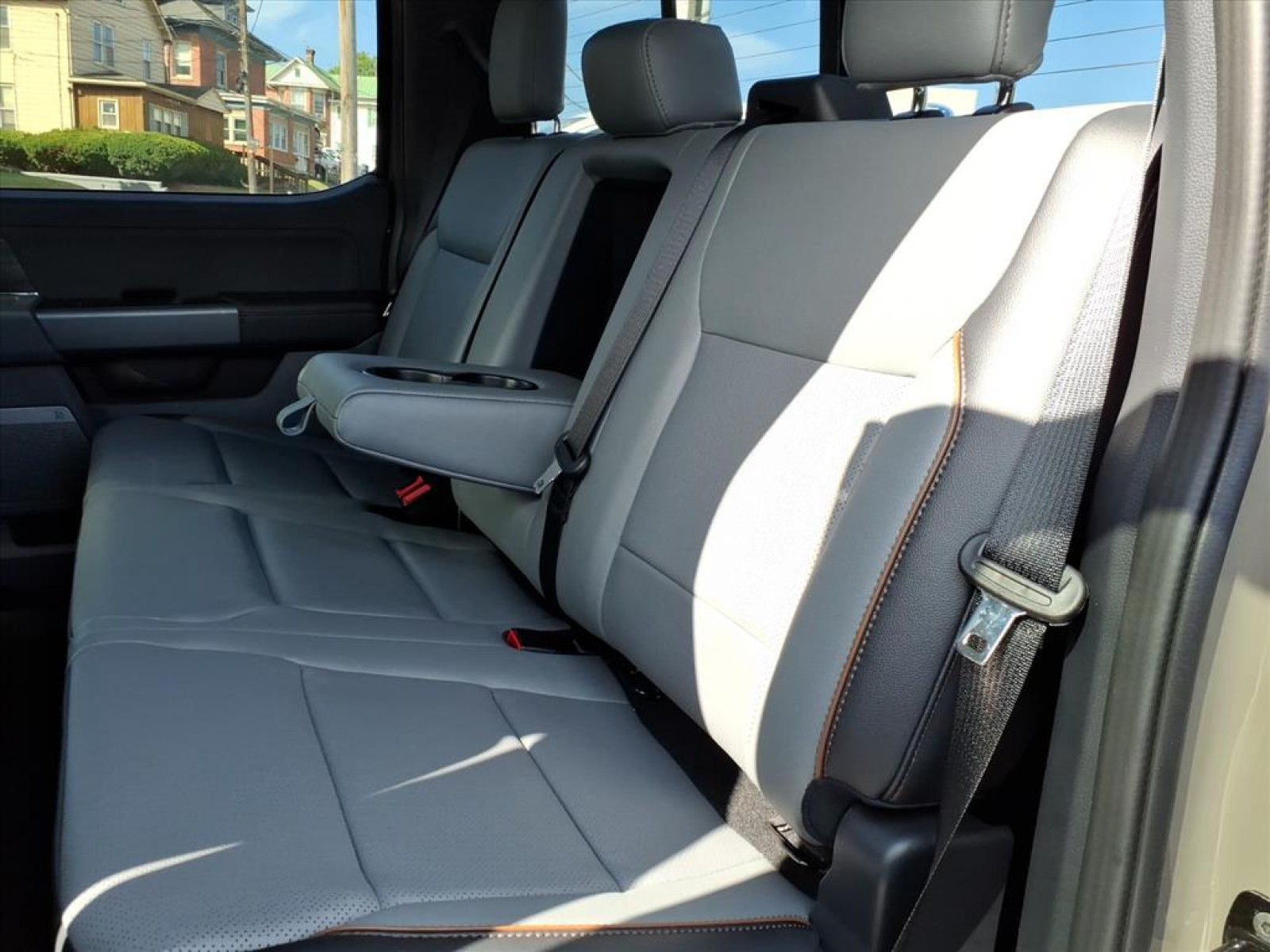 2025 Ford F-150 Lariat photo 5