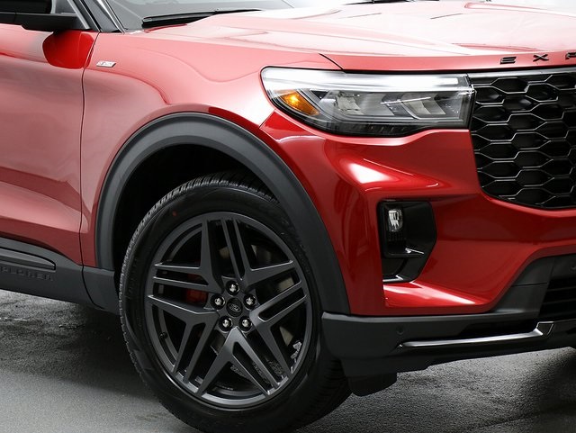 2025 Ford Explorer ST-Line photo 3